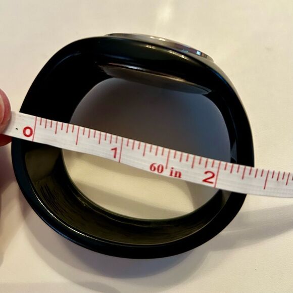 Black Quartz Wearable MW Bracelet Watch - Picture 6 of 6